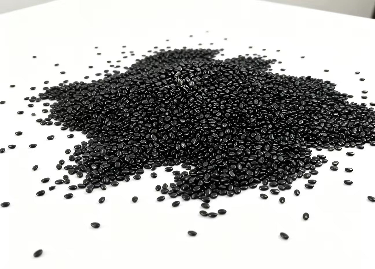 Factory Price Vietnam Black Color Masterbatch LDPE LLDPE Carrier for Plastic Packaging & Household Products