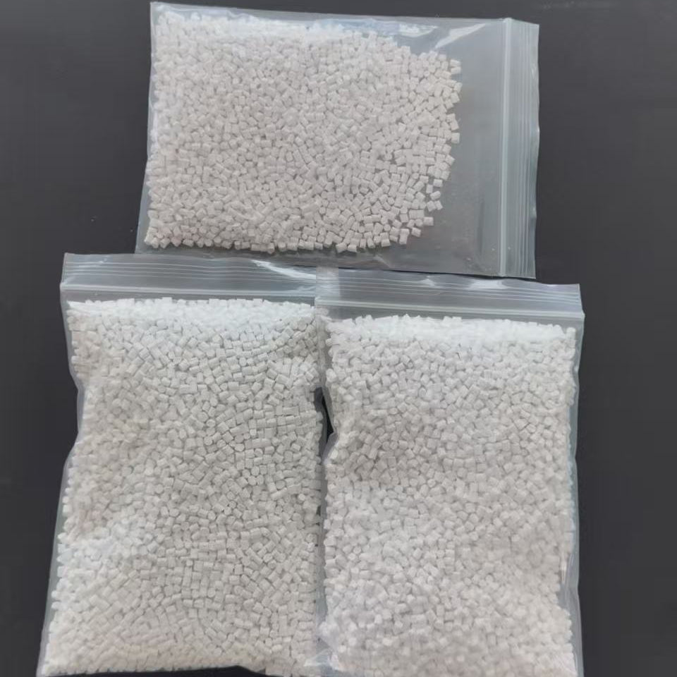 Premium White Masterbatch For UAE Food Grade Packaging HDPE LDPE Carrier RoHS Compliant High Dispersion