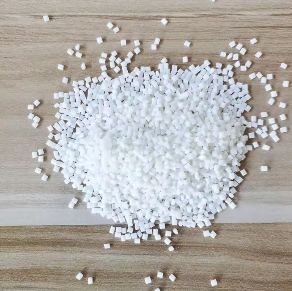 White Masterbatch for PP Woven Bag PE Film Bright Whiteness Plastic PE PP Carrier Granules Injection Molding Grade